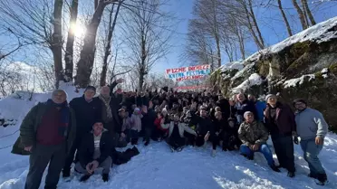 Kumru kar sahasında zincir kayak