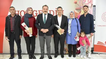 Yeni öğretmenler grup fotoğrafı