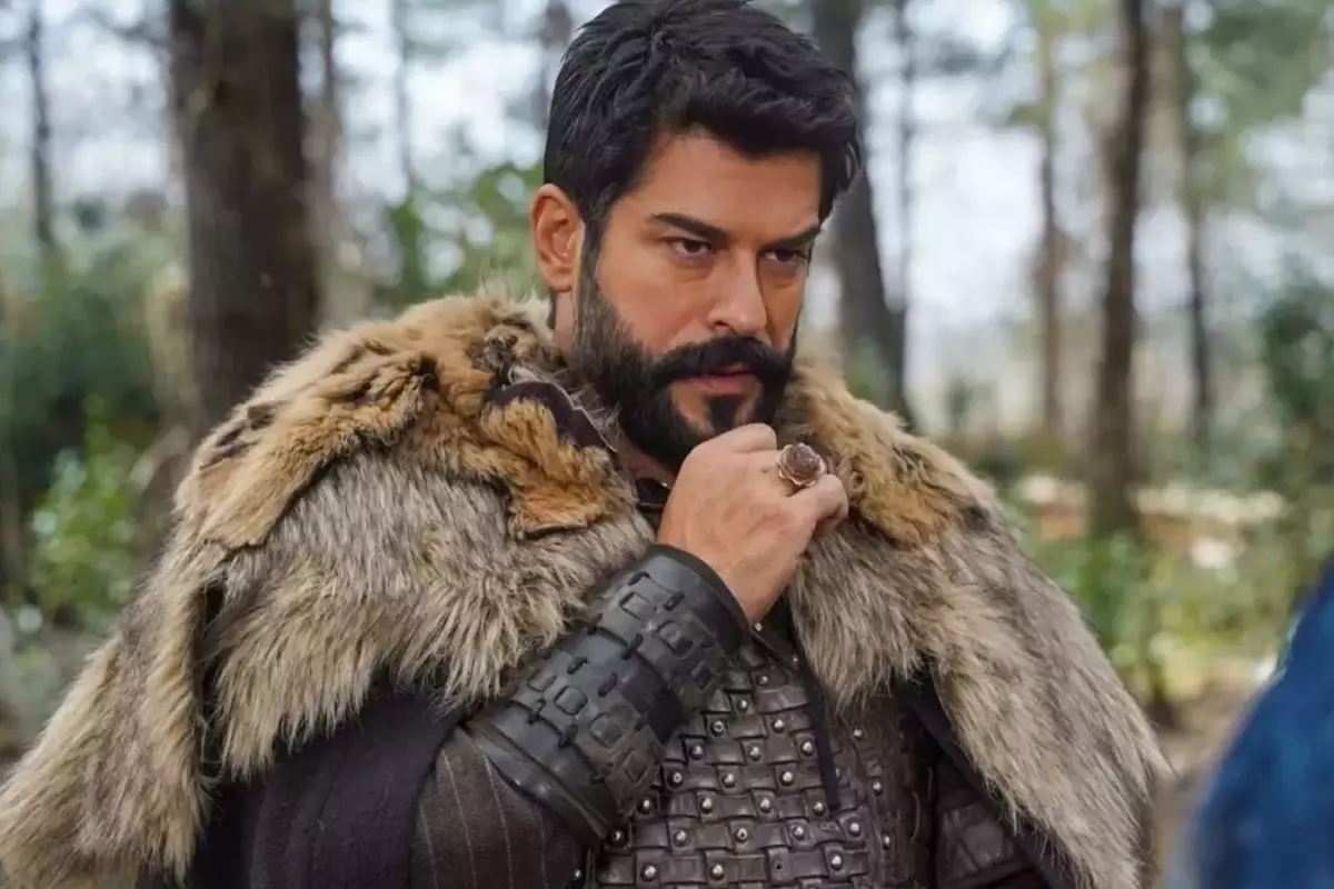 Joy Awards'ta Burak Özçivit'in Davetsizliği ve Kara Liste Tartışması