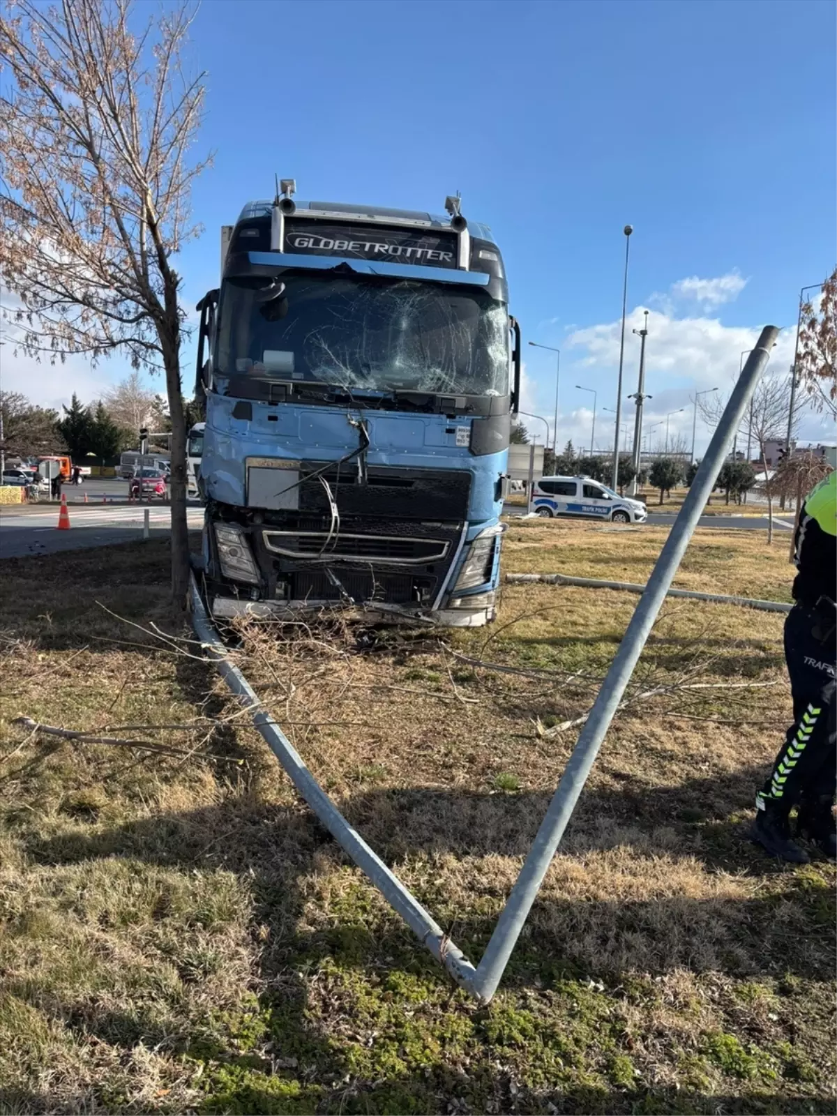 Konya’da Şok Trafik Kazası: Otomobil ve Kamyon Çarpışması Sonucu Sürücü Hayatını Kaybetti