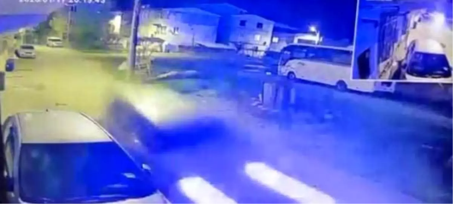 Bursa’da Park Halindeki Araca Çarpan Sürücü Kaçtı: Olayın Detayları