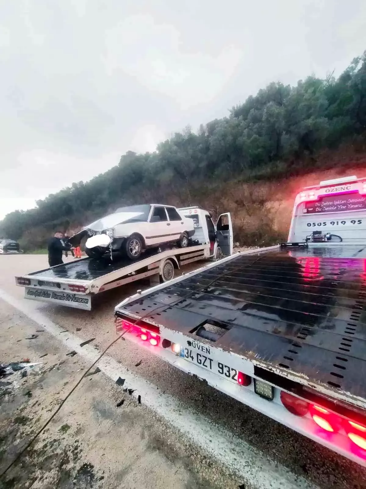 Tirilye-Mudanya Yolunda Yağışlı Hava Nedeniyle Otomobil Kazası: 1 Yaralı