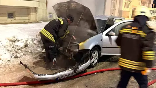 Yanmış otomobilin yakın çekimi