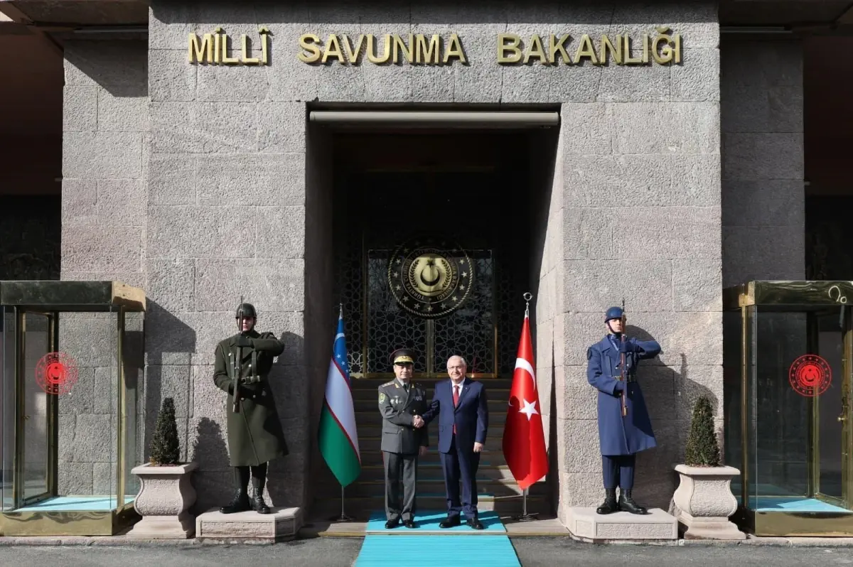 Yaşar Güler, Özbekistan Savunma Bakanı Halmuhamedov ile Stratejik Görüşme Gerçekleştirdi