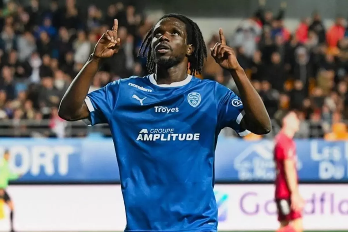 Samsunspor, ESTAC Troyes'ten Kouadou Jaurs Assoumou'yu Kadrosuna Katacak