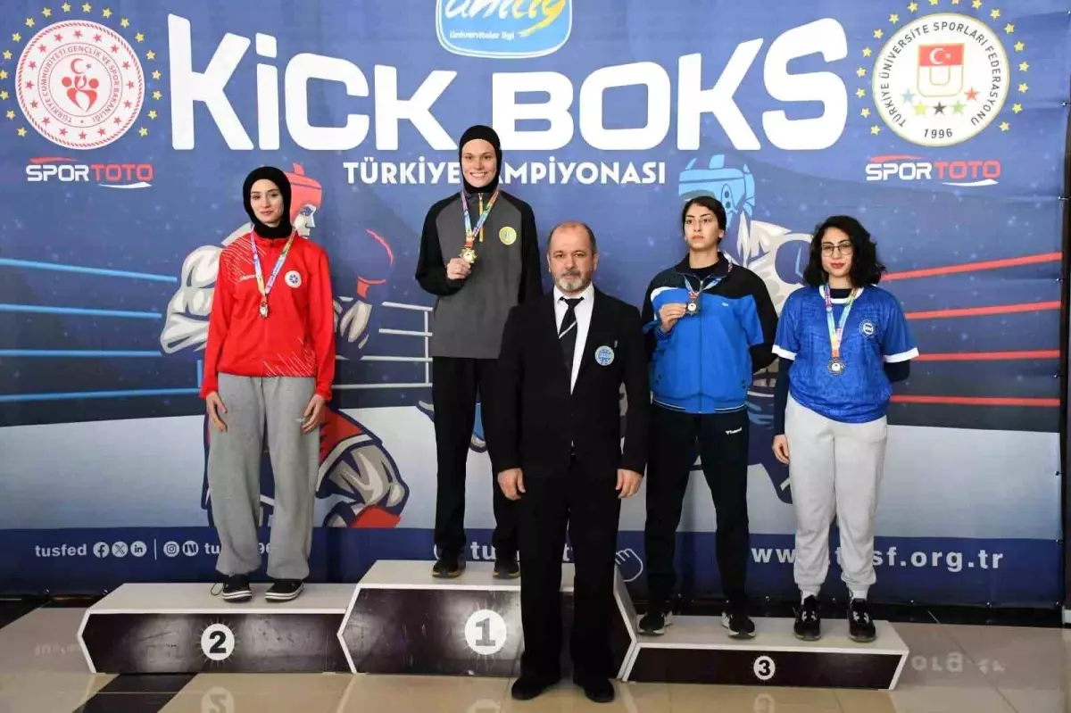 Sakarya Spor Kulübü'nden Kick Boks ve Yarı Maraton’da Altınlar