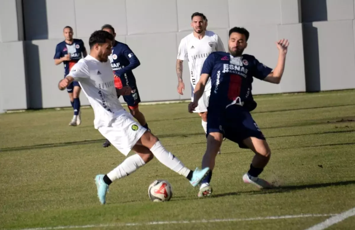 Somaspor, Fethiyespor'u 2-1 Yenerek Averajla Düşüşte Kalma Şansını Kaptı