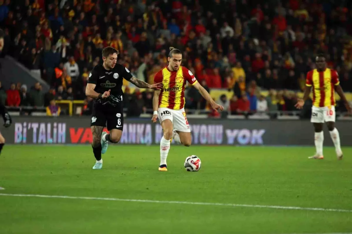 Göztepe, Rizespor'u İlk Yarıda 1-0'lık Skorla Geride Bıraktı