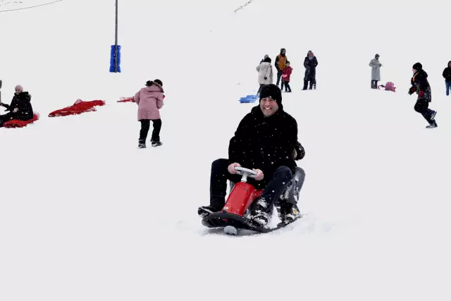 Kızak pistinde eğlenceli anlar