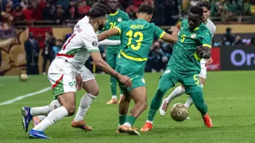 Maç sırasında hastaneye kaldırılan futbolcular