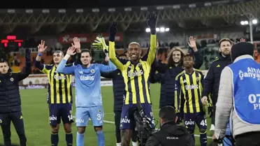 Fenerbahçe galibiyet sevinci