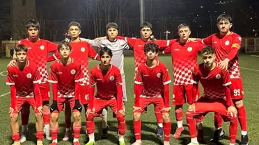 Körfez Gençlerbirliği U16 takımı galibiyet sonrası kutlama