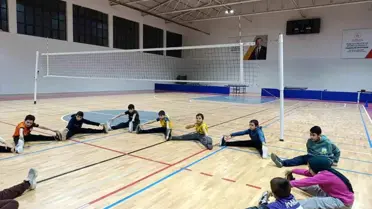 Yetenek tarama etkinliği sırasında antrenörler