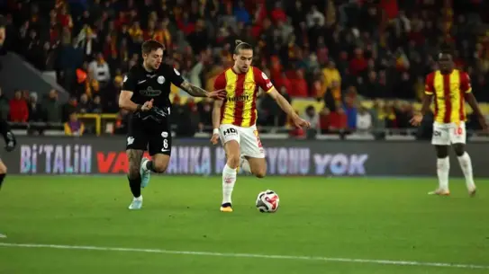 Göztepe, Rizespor'u İlk Yarıda 1-0'lık Skorla Geride Bıraktı