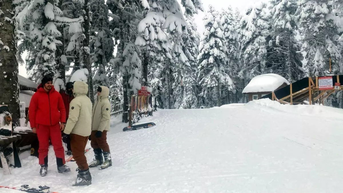 Arkut Dağı Kayak Merkezi'nde kış manzarası