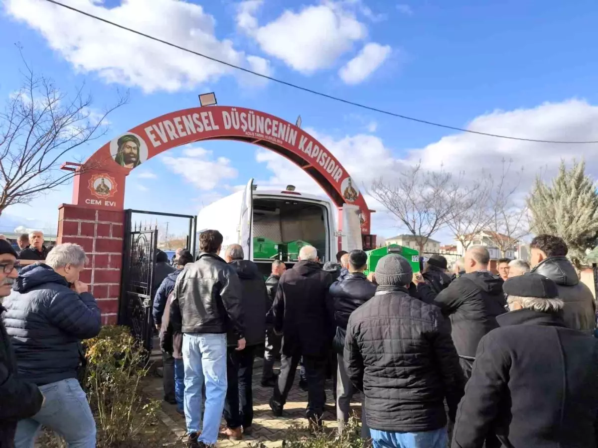 İnegöl’de Feci Trafik Kazası: 2 Genç Kız Hayatını Kaybetti
