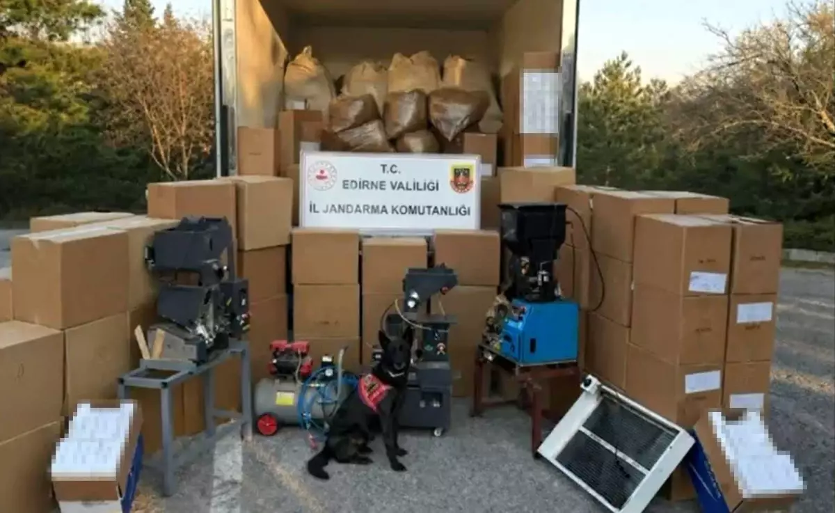 Edirne'de Jandarma, Kaçak Tütün Operasyonunda 4 Şüpheliyi Yakalamayı Başardı