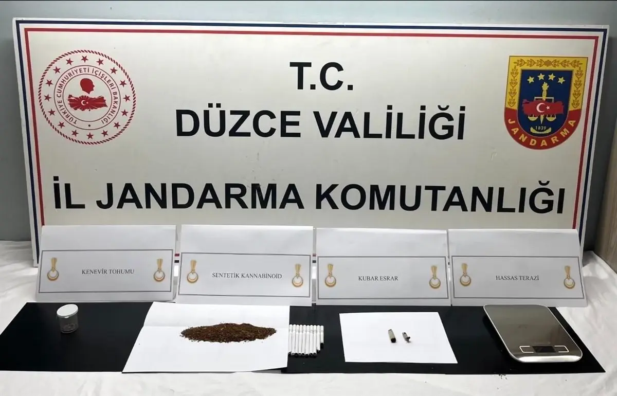 Düzce'de Jandarma Ekipleri Kaçakçılık Ağını Çökertti