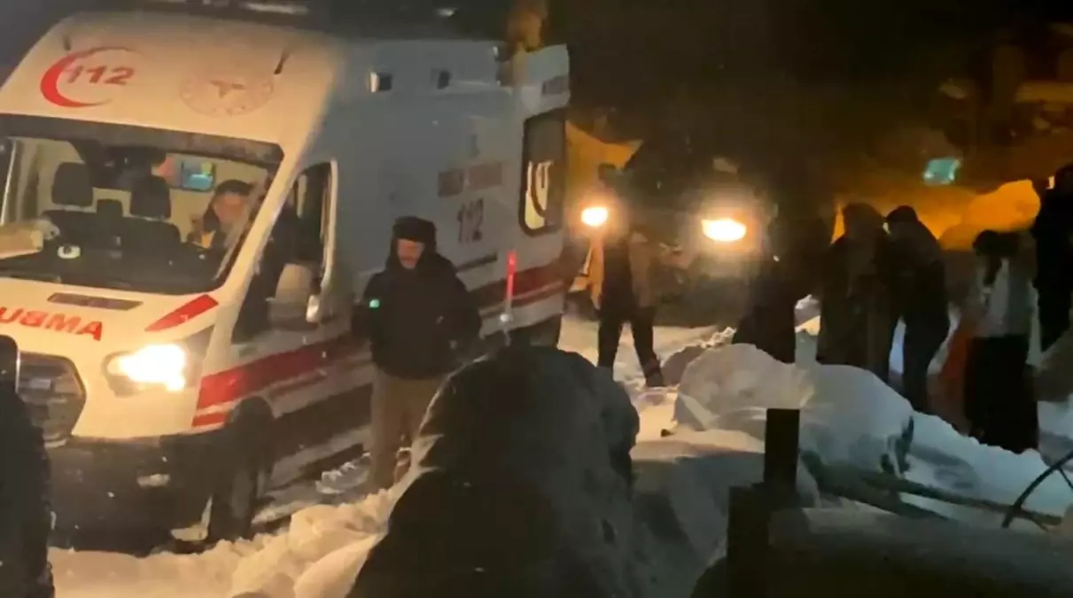 Kars'ta Kar Fırtınası: Sağlık Ekipleri Zorlu Şartlarda Kadını Kurtardı