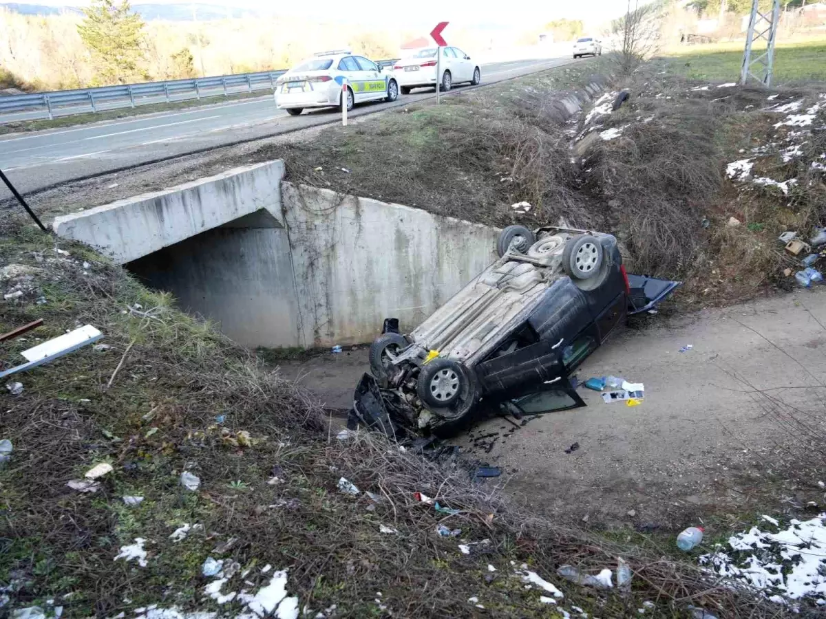 Kastamonu’da 70 Yaşındaki Sürücü Şarampole Çıkan Hafif Ticari Araç Kazasında Hayatını Kaybetti