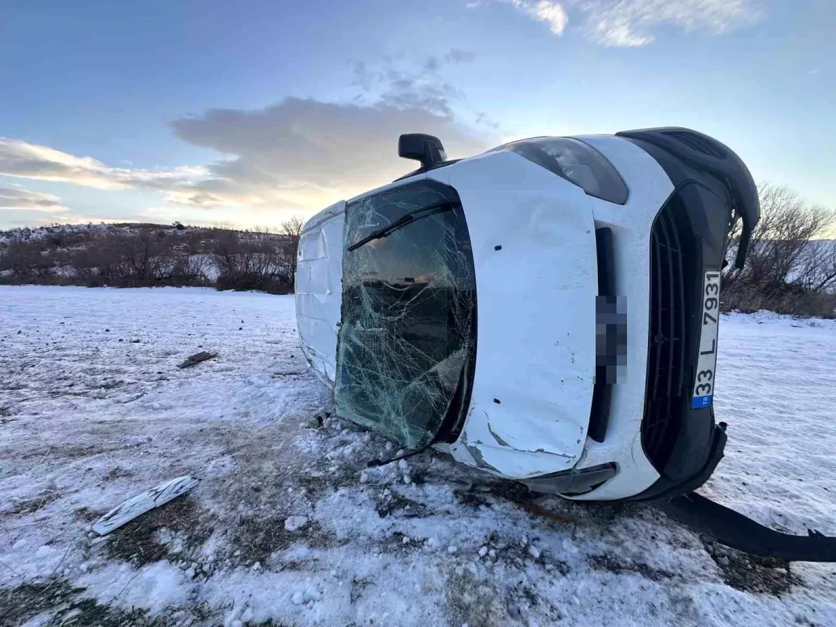Adıyaman’da Minibüs Patlaması Sonrası Tekerlek Çökmesi ve Takla Atması: 4 Yaralı