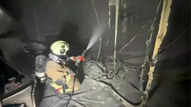 İtfaiye ekiplerinin yangına müdahalesi