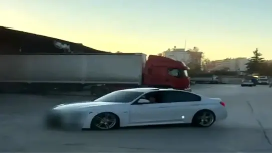 Drift yapan aracın polis tarafından durdurulması