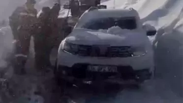 Araç içinde hasta ve sağlık ekibi