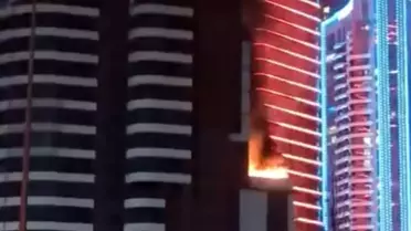 İzmir Konak'ta Lüks Bina Yangını Kontrol Altına Alındı