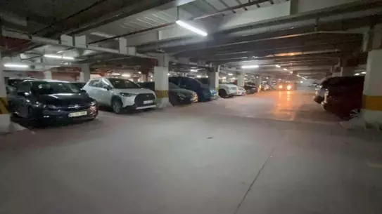 Otoparktaki bıçaklı saldırı anı