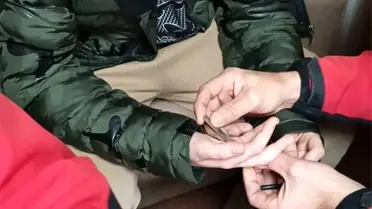 Rize'de 10 Yaşındaki Çocuğun Parmagına Sıkışan Madeni Para İtfaiye Ekipleri Tarafından Çıkartıldı