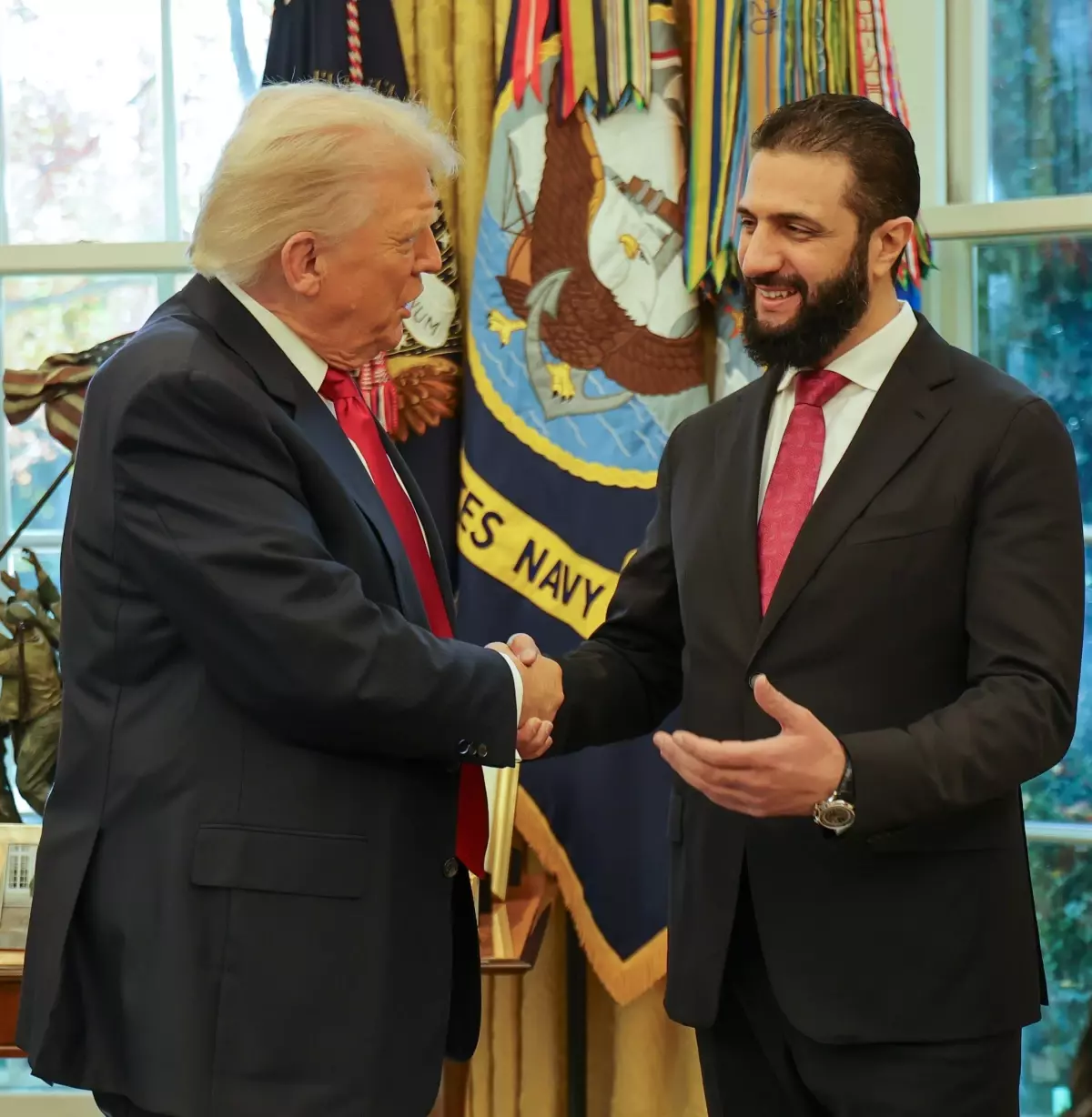 Trump ve Şara, Suriye'nin İstikrarı Üzerine Telefon Görüşmesi Gerçekleştirdi