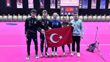 Nimes Archery turnuvasında Burcu Öncel'in atış anı