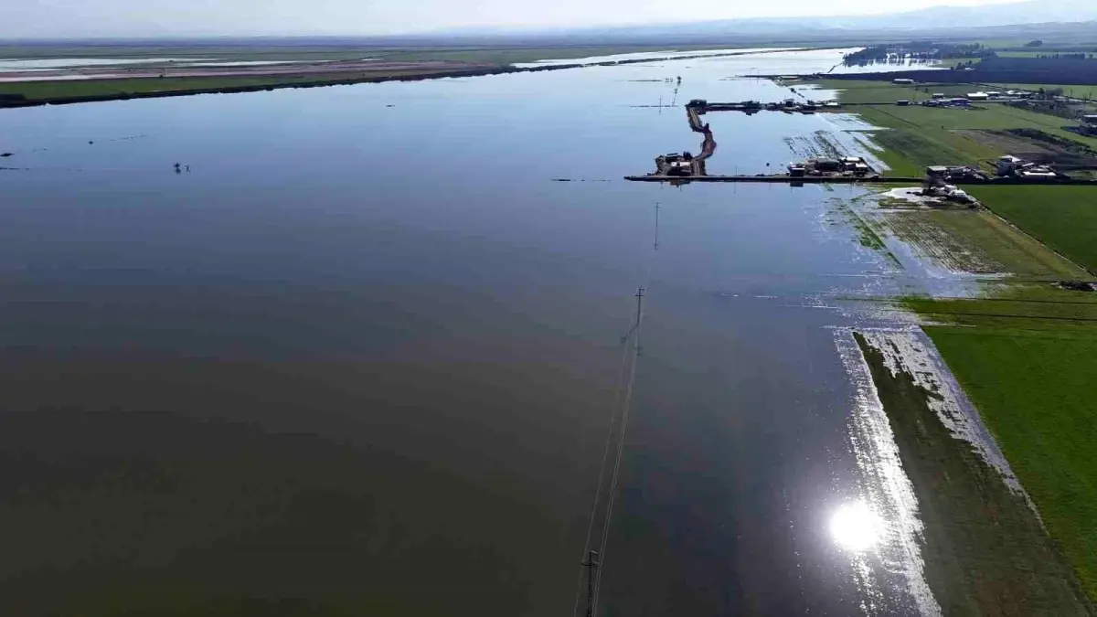 Hatay’da Şiddetli Yağış Tarım Alanlarını Sular Altına Çekti