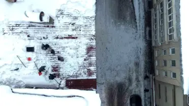 Kar altında çatı temizleme ekipmanları