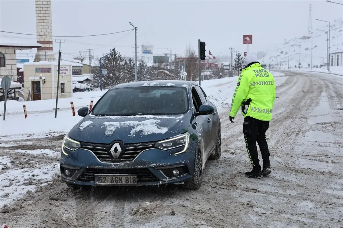 Kop Dağı Geçidi'nde Çığ Felaketi: Bayburt‑Erzurum Karayolu Trafiğe Kapandı