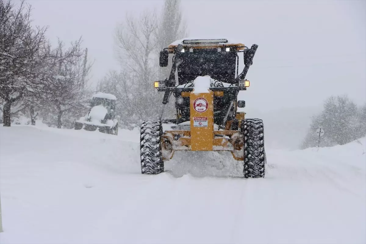 Elazığ ve Siirt'te Kar Yağışı: 159 Köy Yolu Tekrar Açıldı