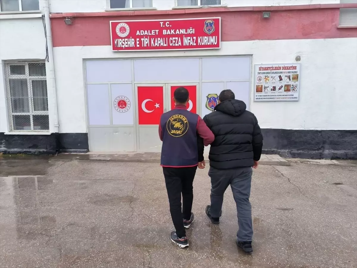 Kırşehir'de 4 Yıl Hapis Cezalı Firari Hükümlü Jandarma Tarafından Yakalandı