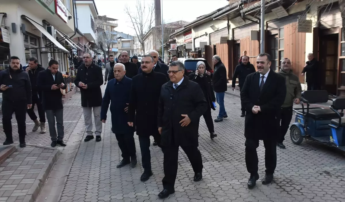 Sinop Valisi Mustafa Özarslan, Boyabat’ta Esnafla Buluştu ve İnşaat Çalışmalarını İnceledi