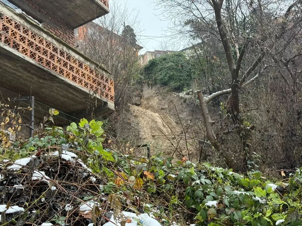 Zonguldak’ta Şiddetli Yağış Sonrası Heyelan: Bir Evde Büyük Hasar