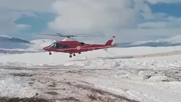 1 Günlük Bebek Asfiksi Şüphesiyle Helikopterle Erzurum’a Nakledildi