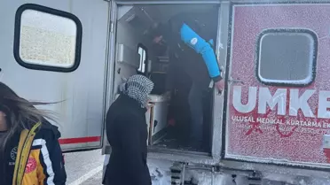 Paletli ambulans kar içinde