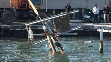 Kaldırılan teknelerden birinin denize indirilmesi