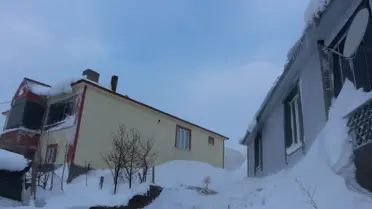 Karlıova’da tipi sonrası temizlik çalışması