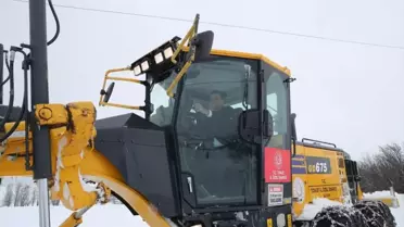 Tokat’ta karla kapalı köy yollarının açılması