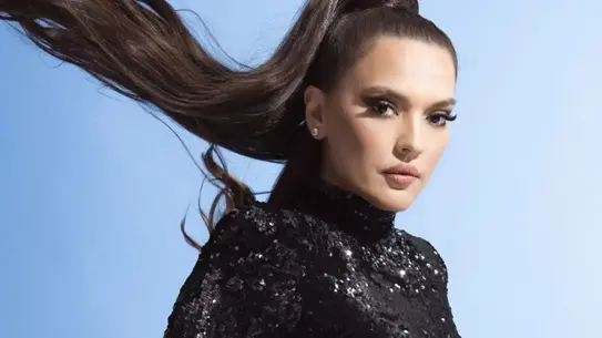 Demet Akalın, Sanatçılara Yeşil Pasaport Hakkı İstedi: 30. Yılda Neden Haklarımız Yok?