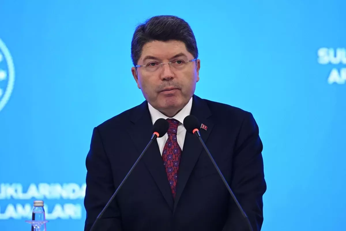 Adalet Bakanlığı, YPG/PKK Propagandasını Yapan Sosyal Medya Hesaplarına Resen Soruşturma Başlattı