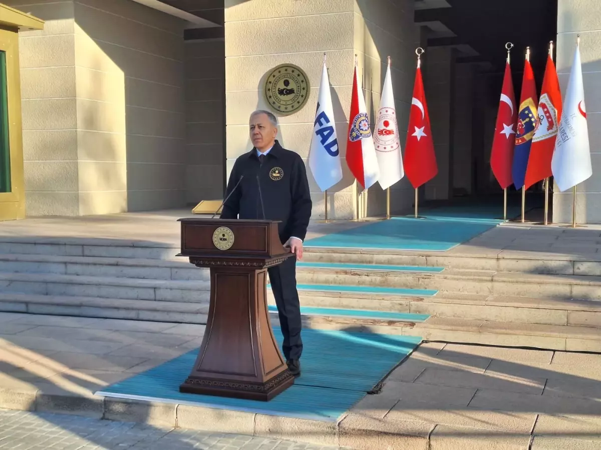 İzmir'de Narkotik Operasyonu: 641 Şahıs Gözaltında