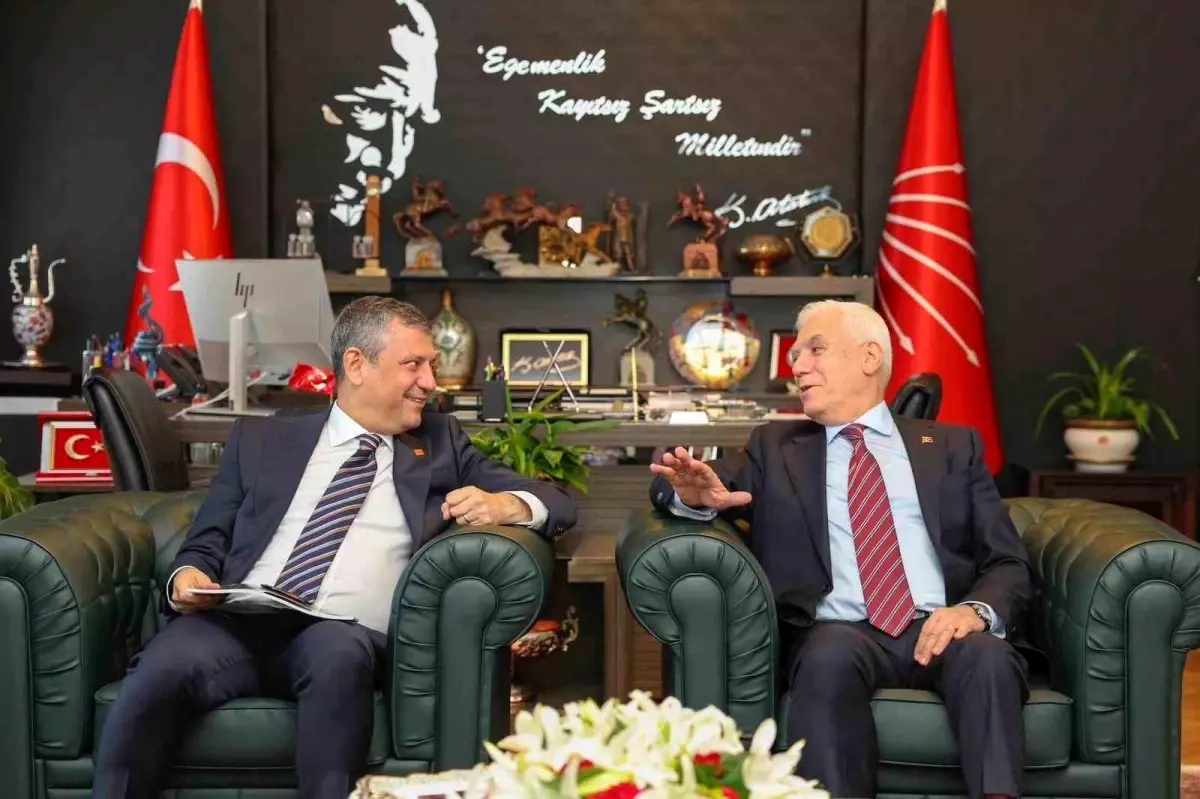 Bursa Büyükşehir Belediyesi'nden CHP Genel Başkanı Özel'e Stratejik Ziyaret