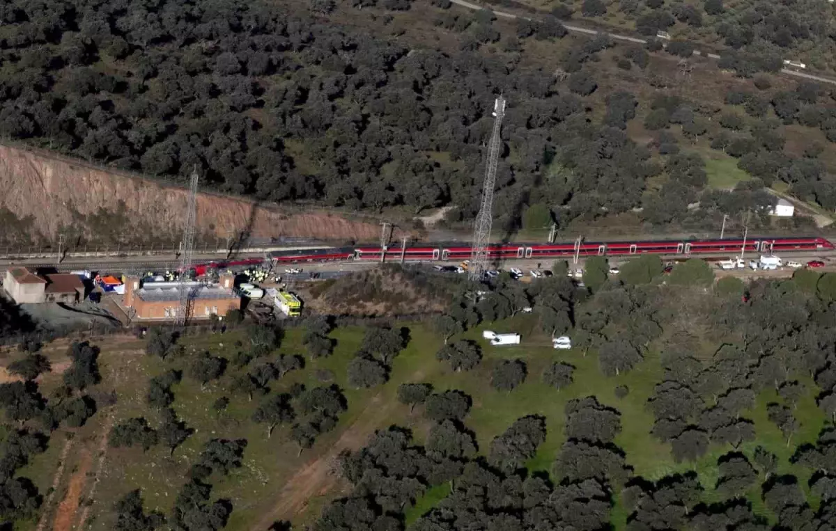 İspanya’da 41 Ölümle Sonuçlanan Dev Tren Çarpışması: Ulusal Yas Duyuruldu